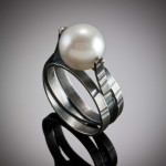 Spiral_ring_round_pearl_1024x1024