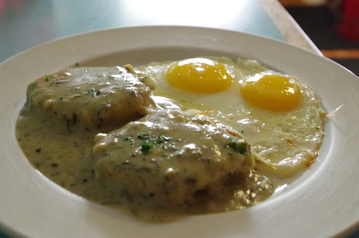 DOWN-HOME VEGGIES: Vegetarian biscuits and gravy cater to vegetarians with Southern tastes at the Early Girl Eatery.