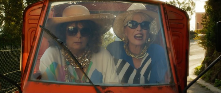 5-absolutely-fabulous-moments-from-ab-fab-the-movie-absolutely-fabulous-car-chase-1061041