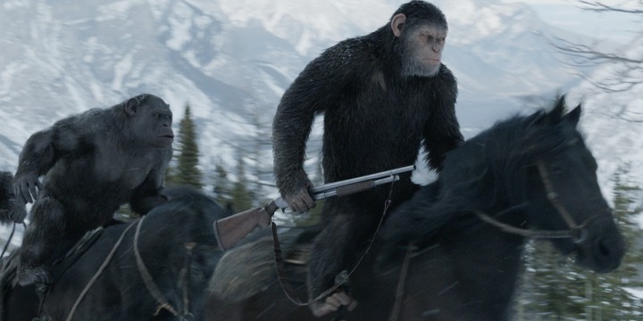 War-for-the-Planet-of-the-Apes-Caesar-and-Rocket-on-horses