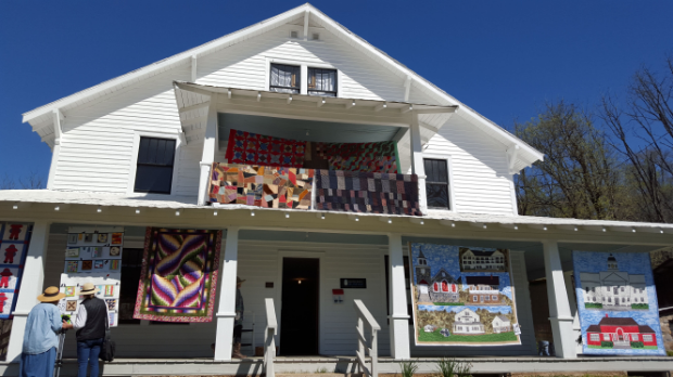 Airing of the Quilt at the Appalachian Women's Museum